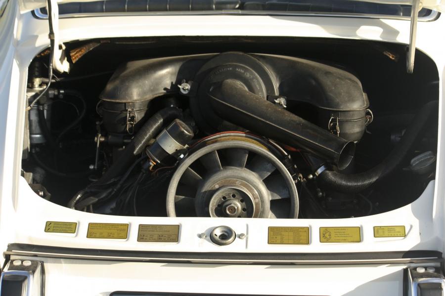 Porsche 911 S Coupe 1969 года  (фото 11 из 13)